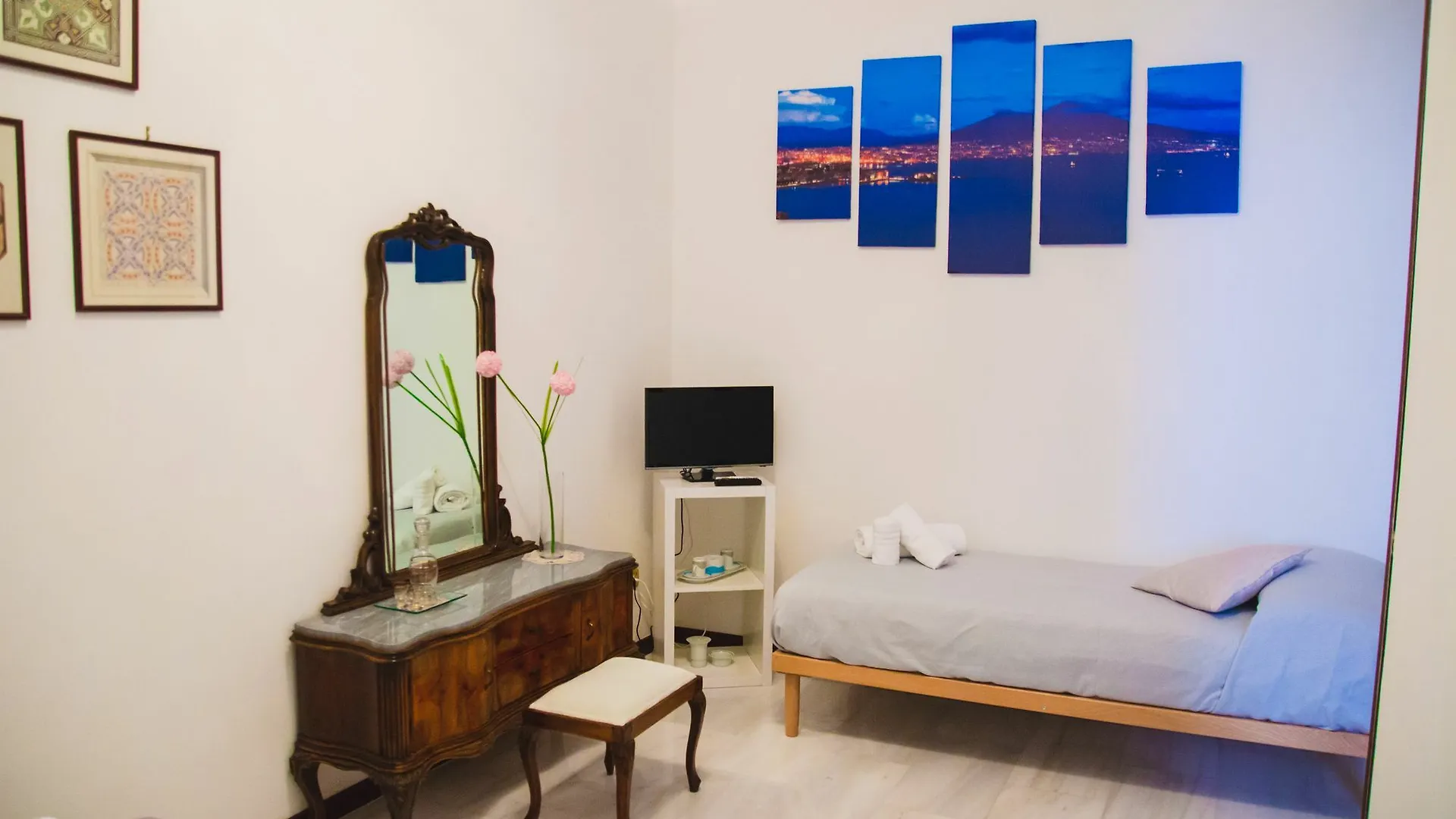 Sweet Rooms In Easy House Naples